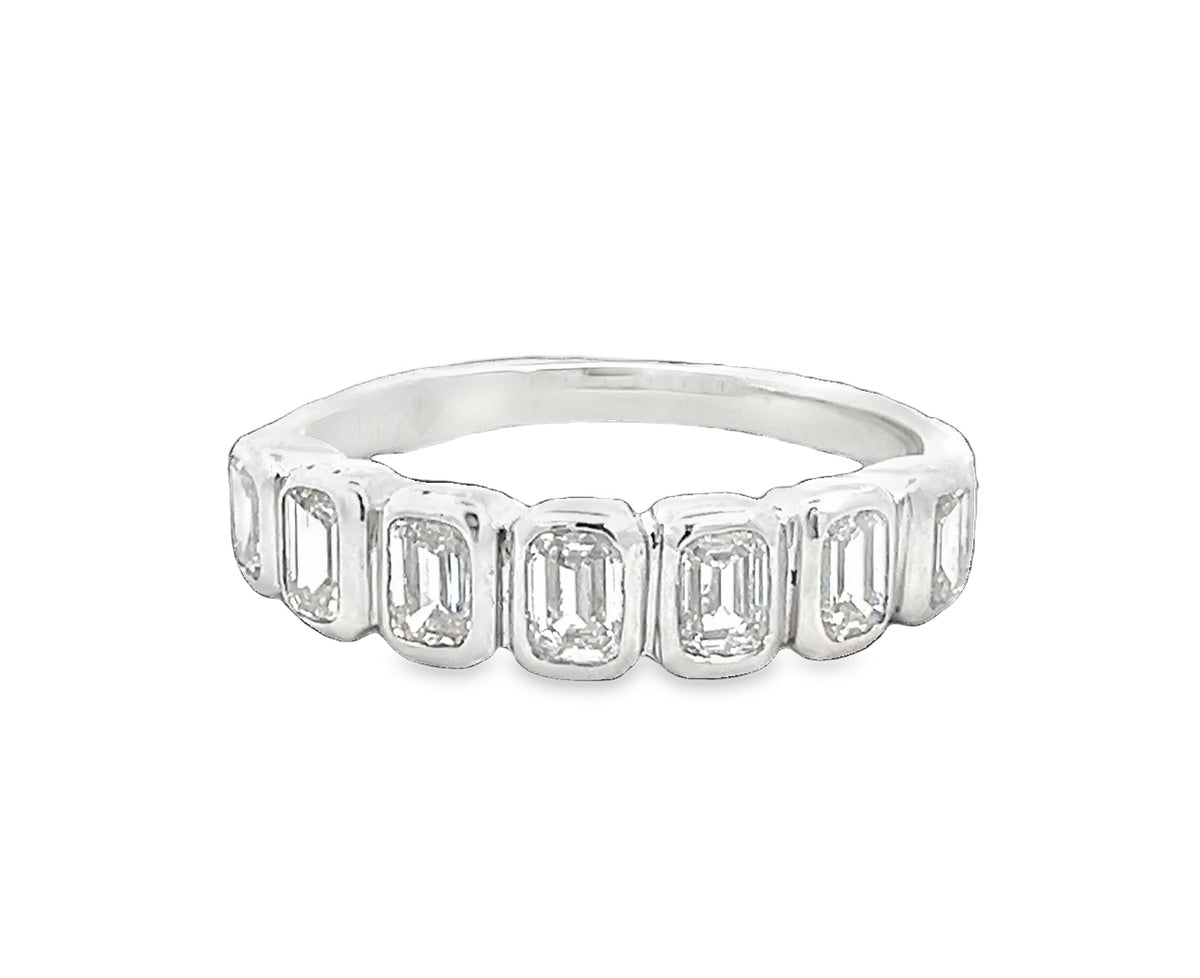 LAB GROWN EMERALD DIAMONDS 1.25ctw BEZEL BAND