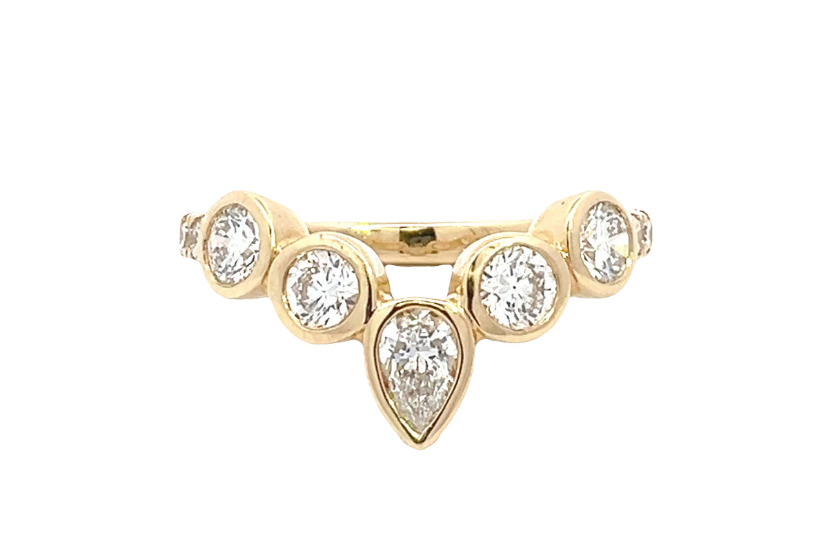 LAB GROWN PEAR & ROUND DIAMONDS 1ctw BEZEL SET CHEVRON BAND