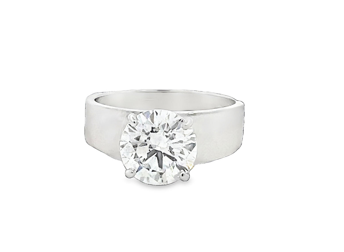 LAB GROWN ROUND DIAMOND 2.24ct TAPERED SOLITAIRE ENGAGEMENT RING