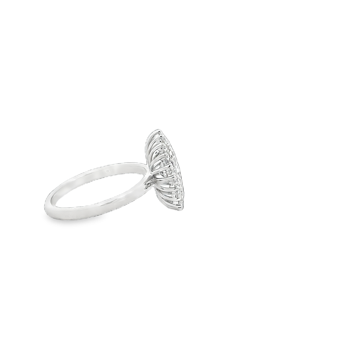 LAB GROWN OVAL &amp; ROUND DIAMONDS 1.36ctw BEZEL VINTAGE HALO RING