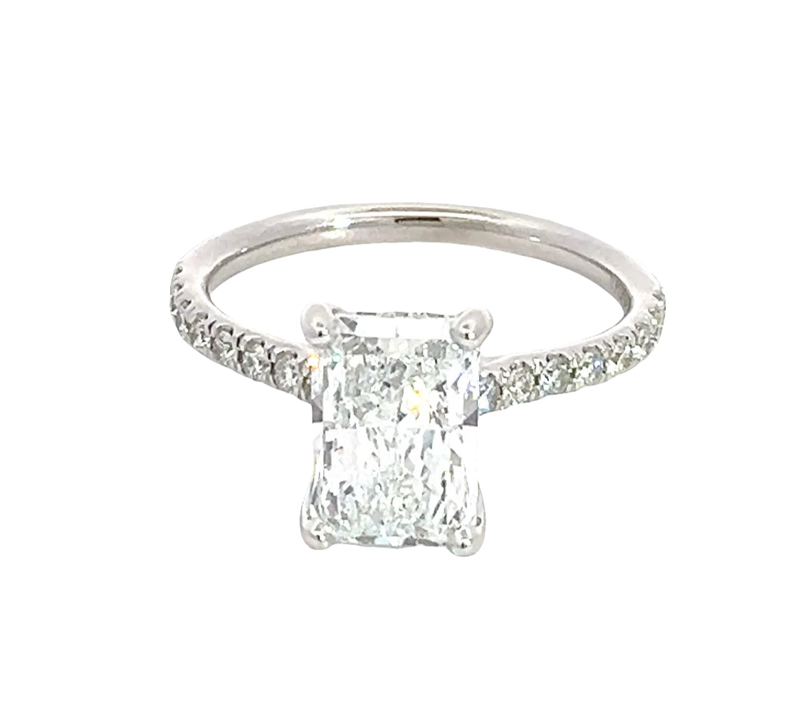 LAB GROWN RADIANT AND ROUND DIAMONDS 2.47ctw PRONG SET RING