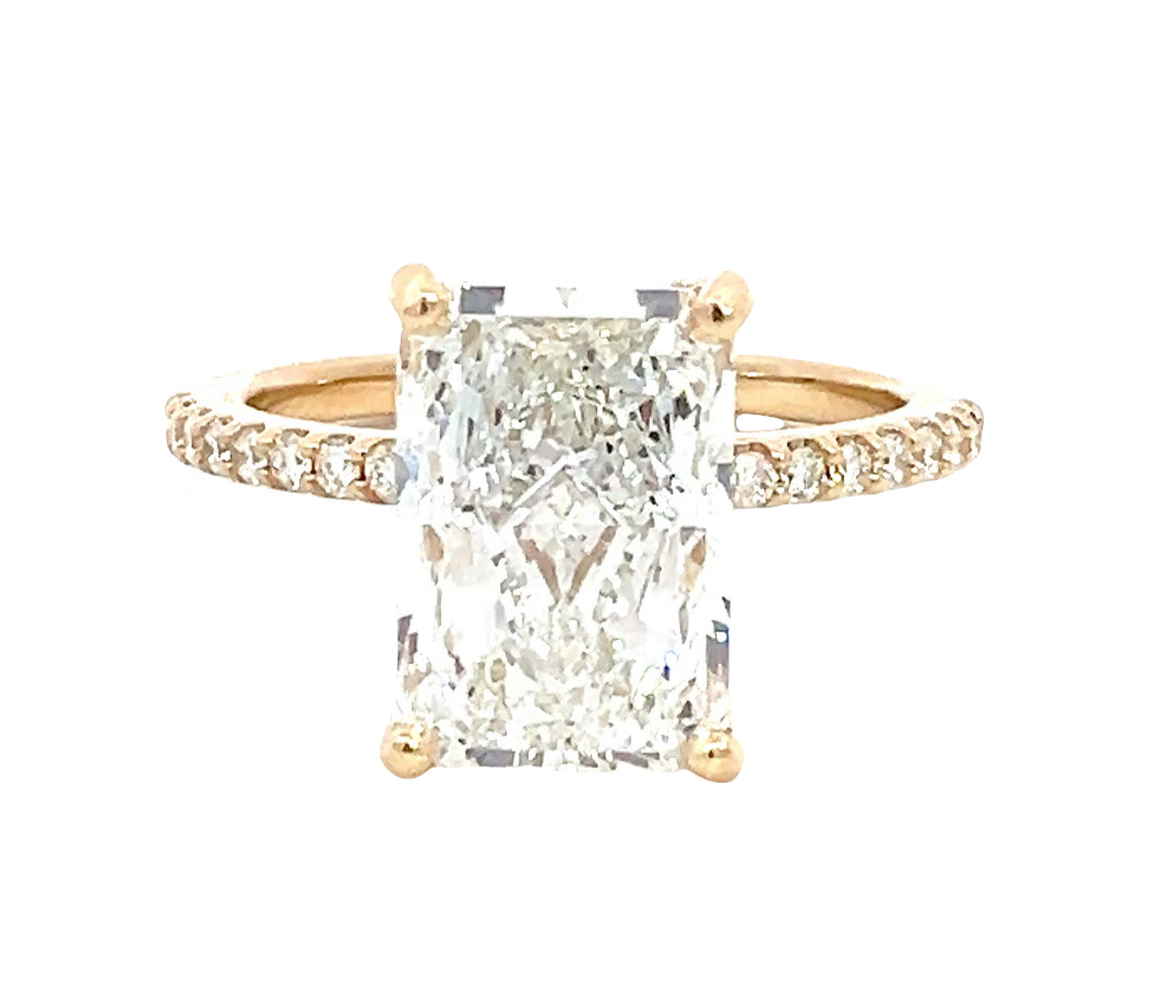 LAB GROWN RADIANT AND ROUND DIAMONDS 4.45ctw PRONG SET RING