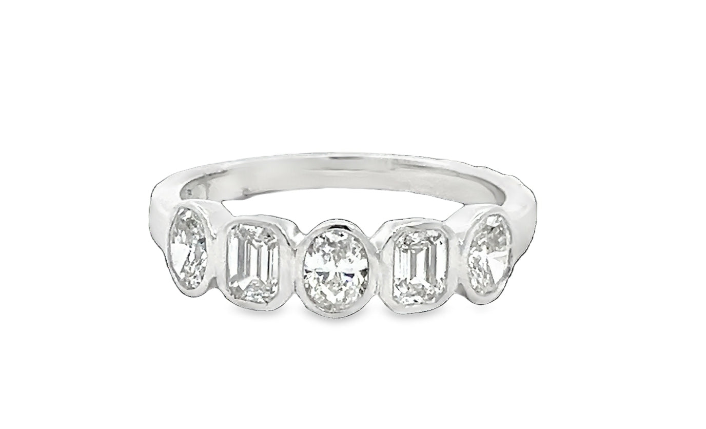LAB GROWN OVAL & EMERALD DIAMONDS 1CTW BEZEL SET BAND