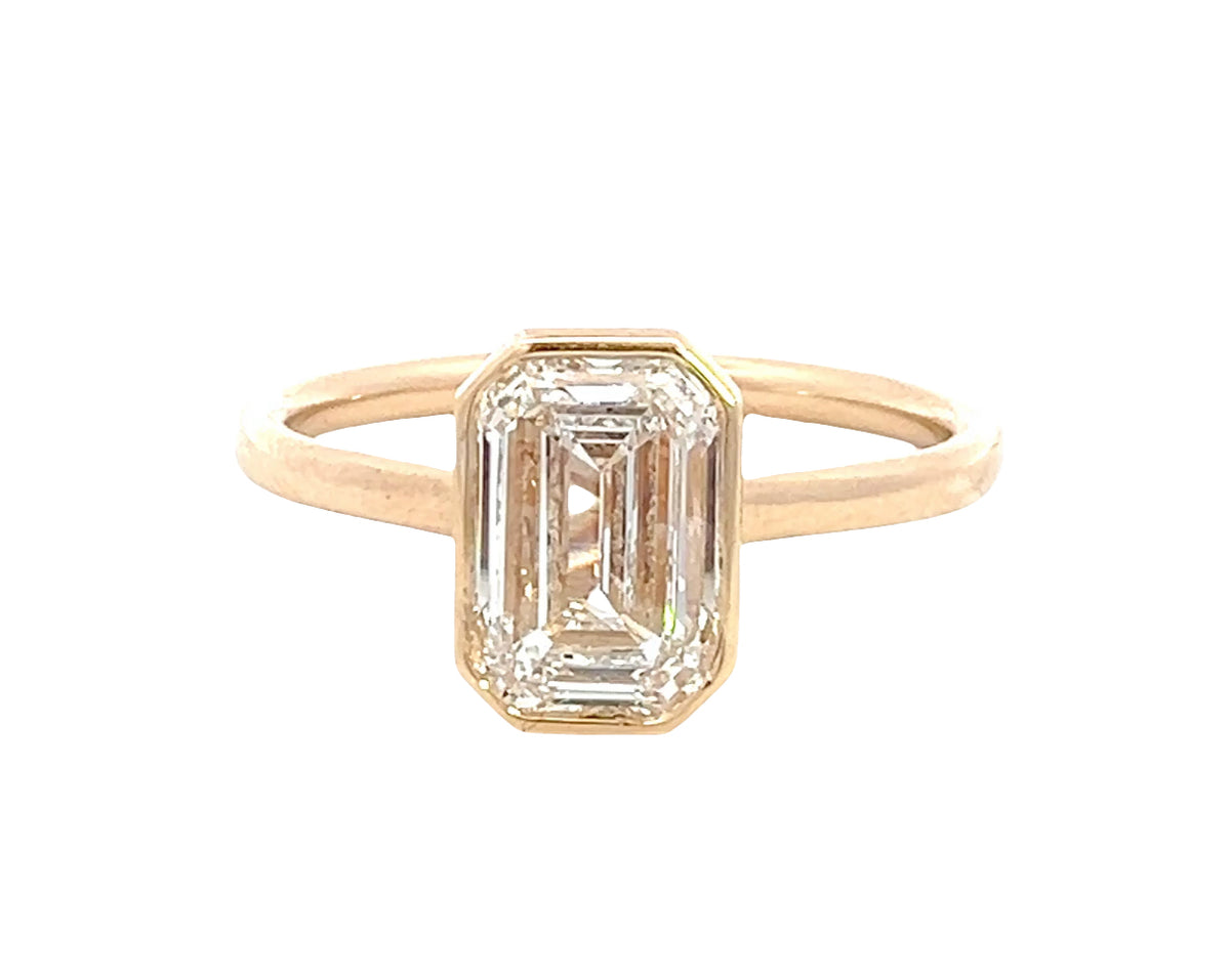 LAB GROWN EMERALD DIAMOND 2.50ct BEZEL SOLITAIRE ENGAGAGMENT RING