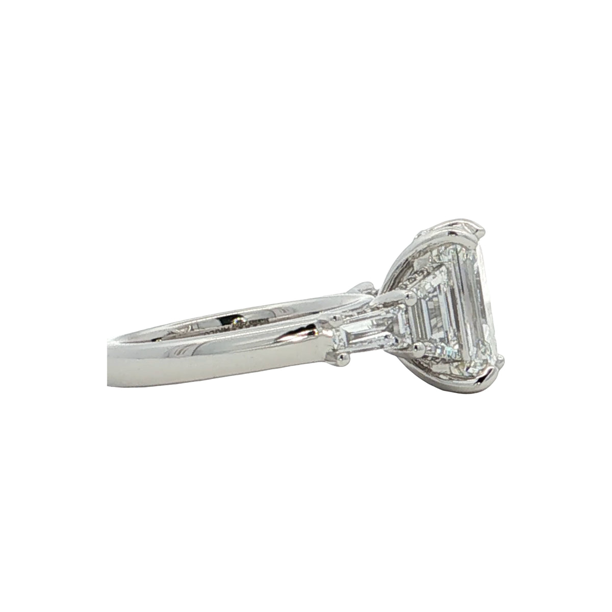 LAB GROWN EMERALD,TRAPEZOID & BAGUETTE DIAMONDS 7.02ctw PRONG SET RING