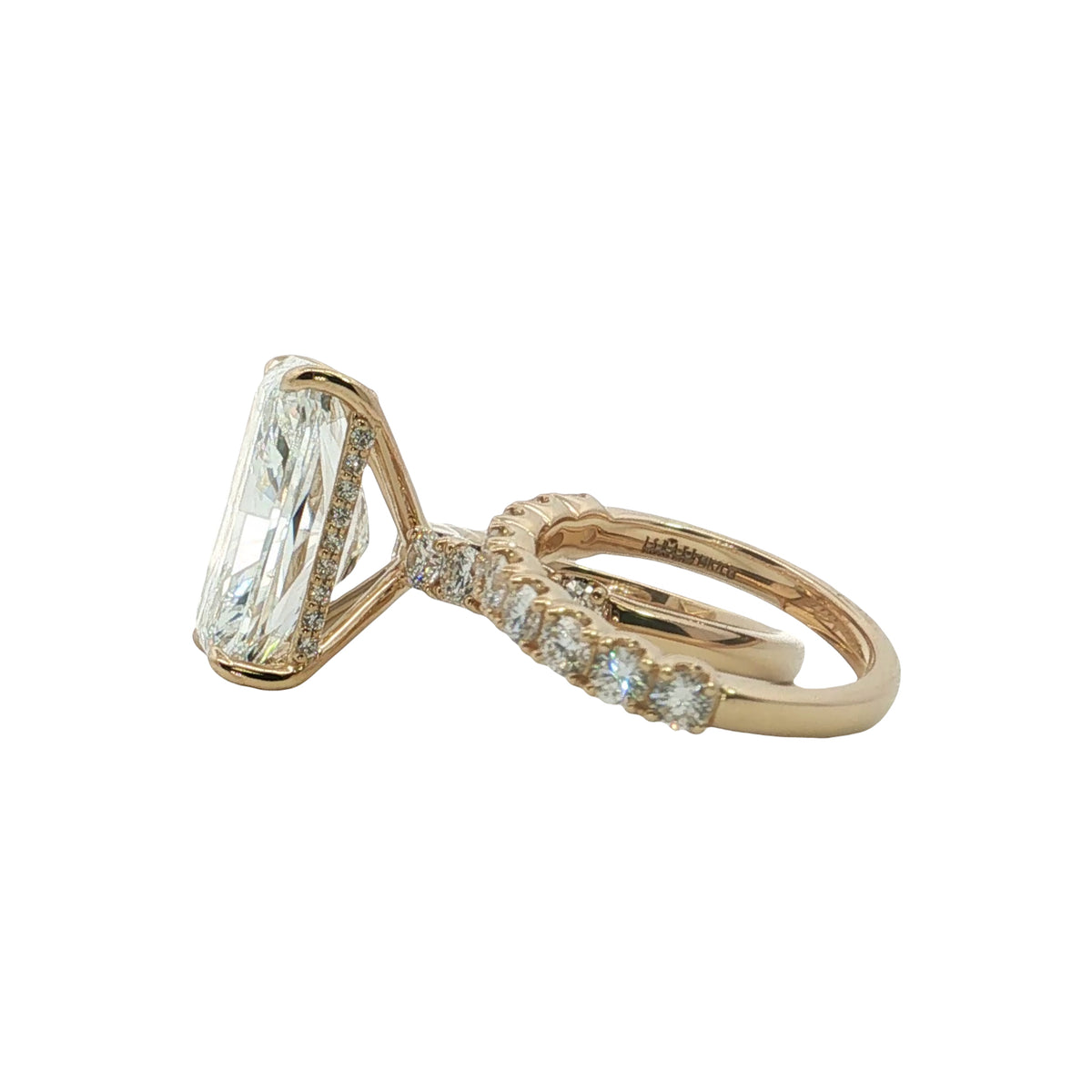 LAB GROWN RADIANT AND ROUND DIAMONDS 13ctw PRONG SET WEDDING SET