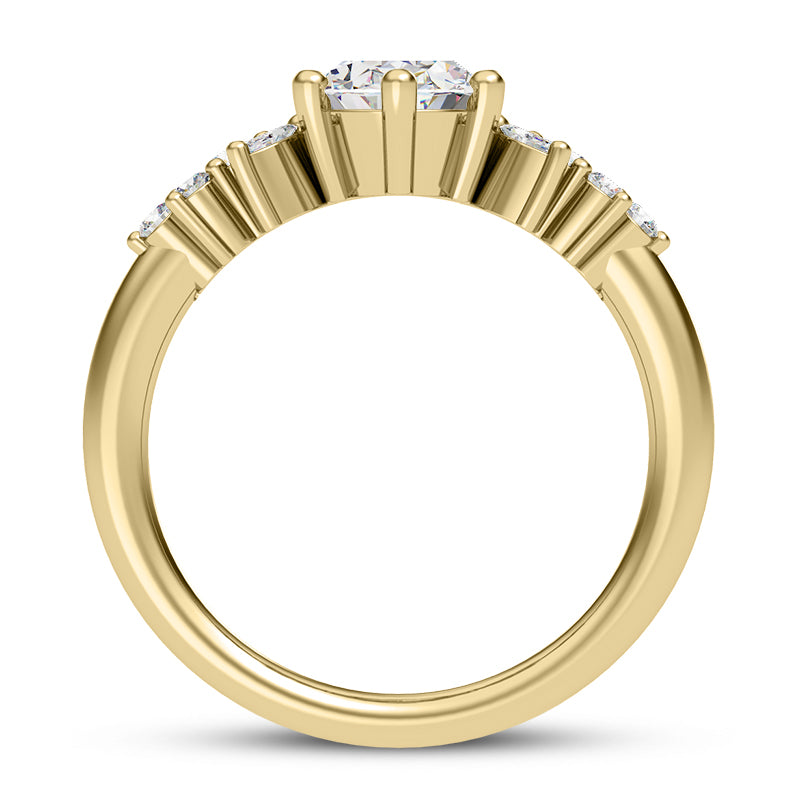 OVAL CENTER WITH A BOLD REFINED STYLE RING