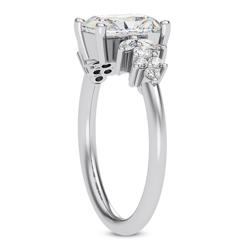 RADIANT CENTER WITH A BOLD REFINED STYLE RING