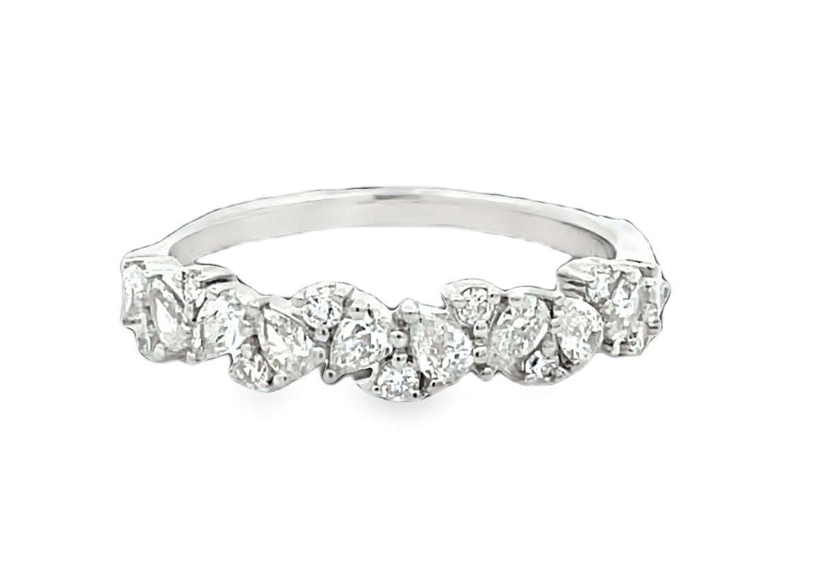 LAB GROWN PEAR AND ROUND DIAMONDS 5/8ctw BAND
