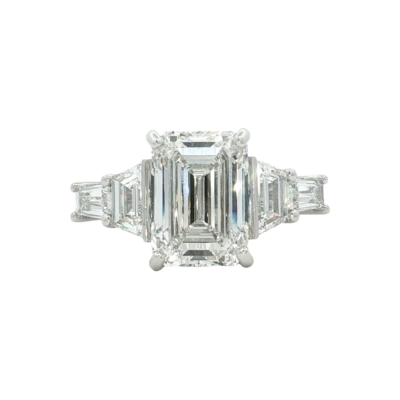 LAB GROWN DIAMOND ENGAGEMENT RINGS
