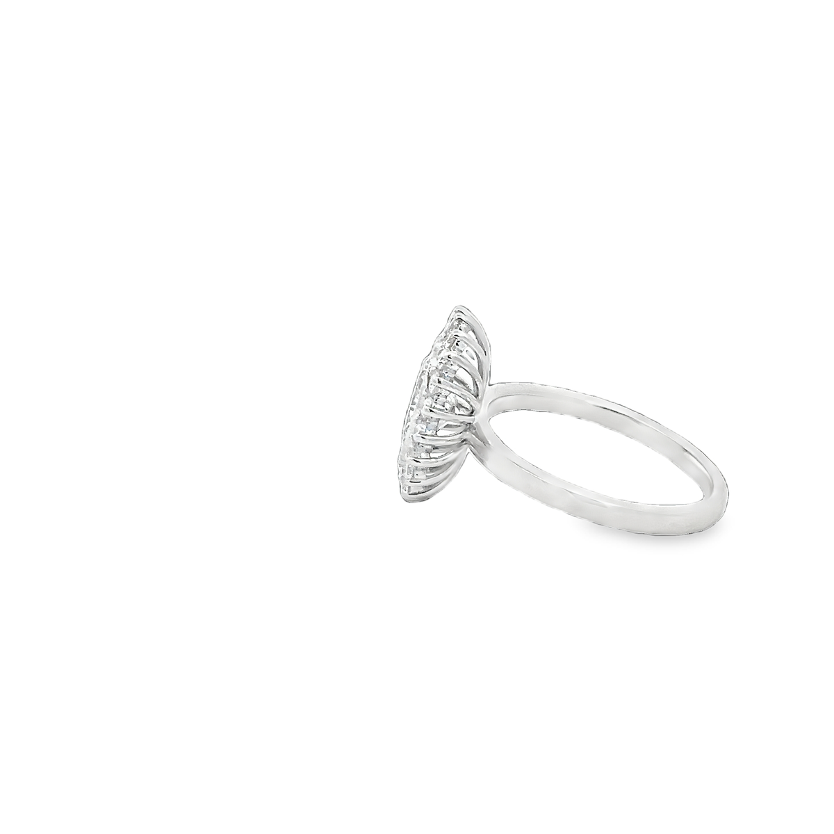 LAB GROWN OVAL &amp; ROUND DIAMONDS 1.36ctw BEZEL VINTAGE HALO RING