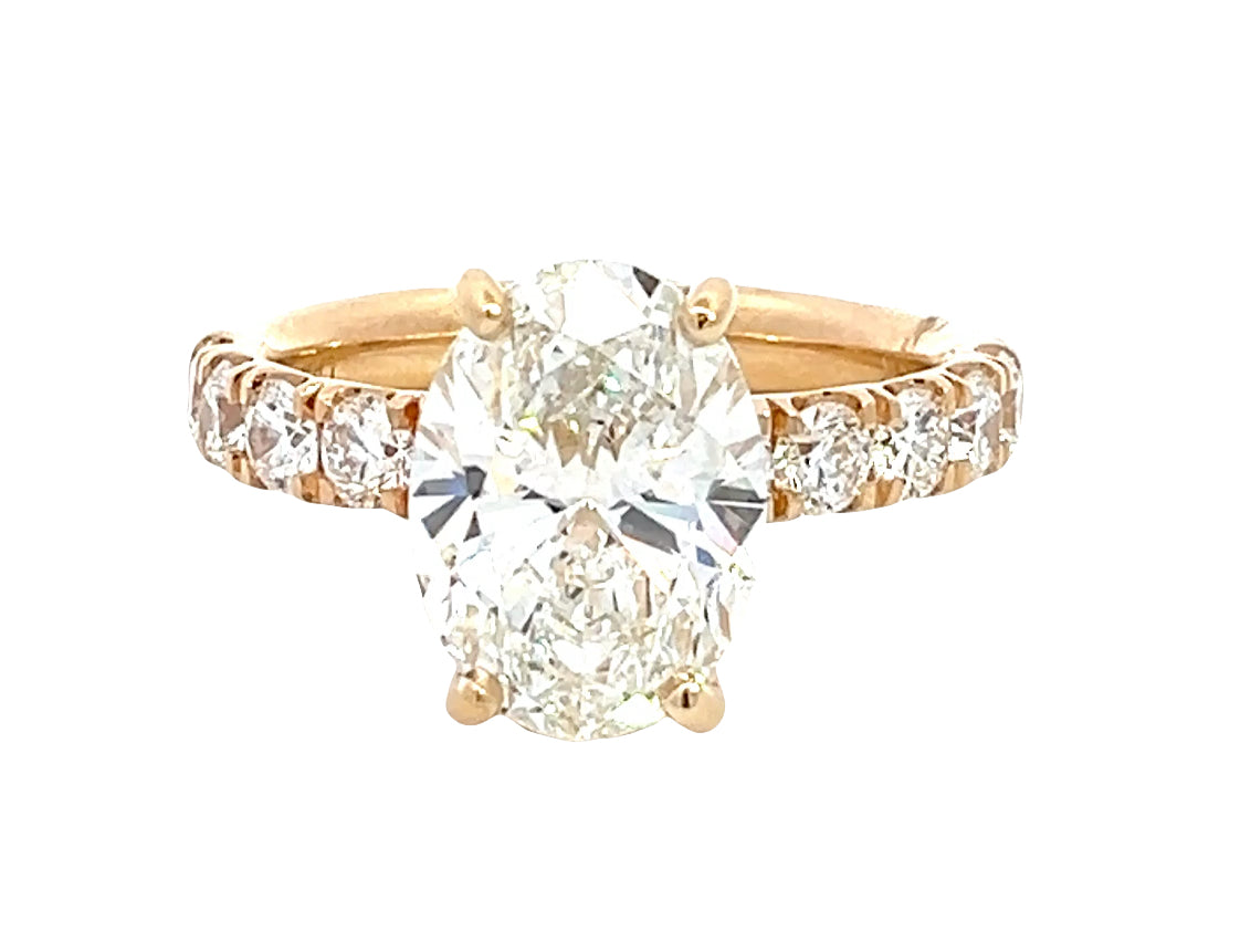 LAB GROWN OVAL &amp; ROUND DIAMONDS 3.91ctw PRONG SET RING