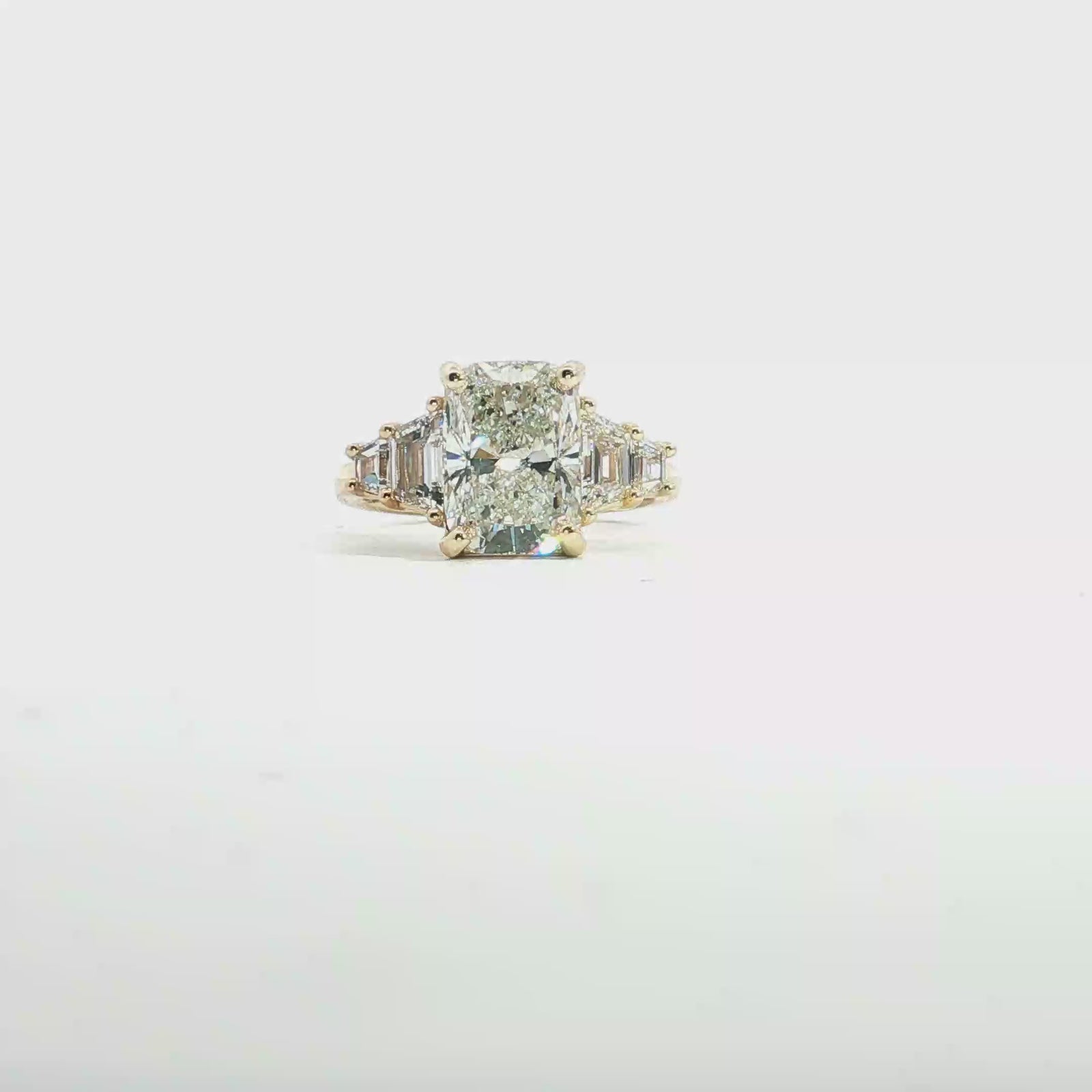 LAB GROWN DIAMOND ENGAGEMENT RINGS