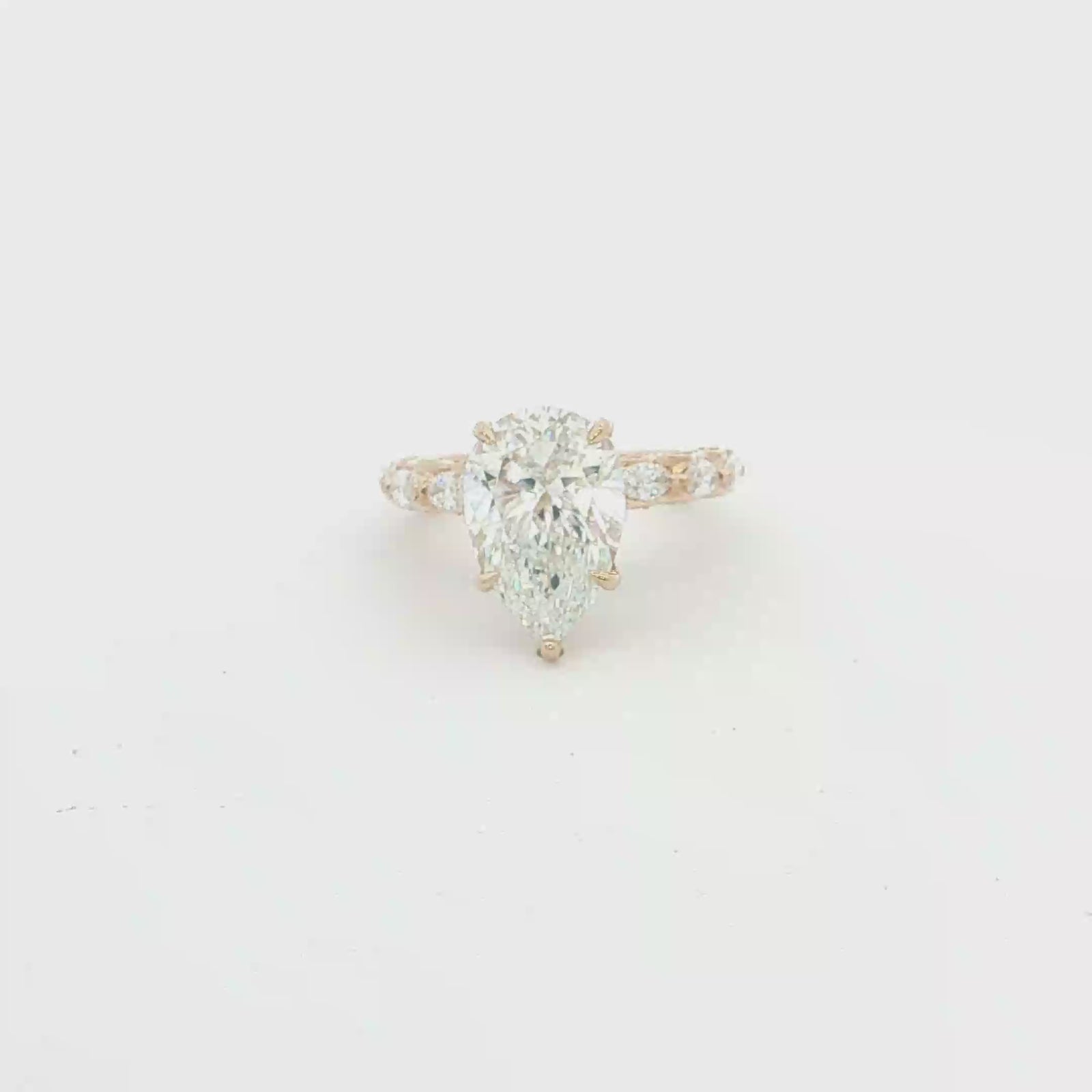LAB GROWN DIAMOND ENGAGEMENT RINGS