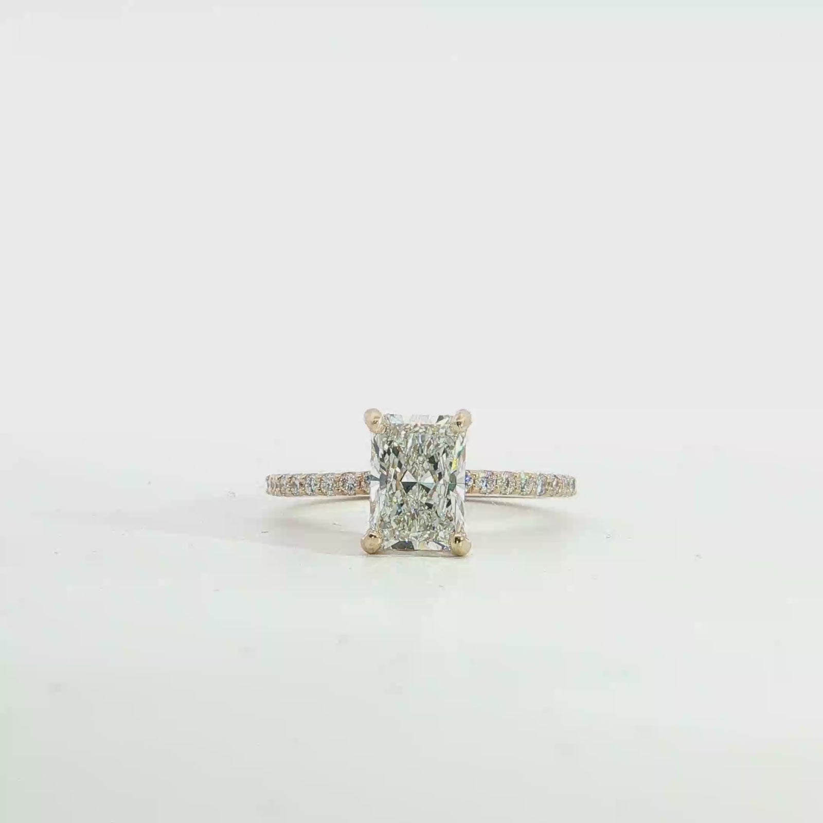 LAB GROWN DIAMOND ENGAGEMENT RINGS